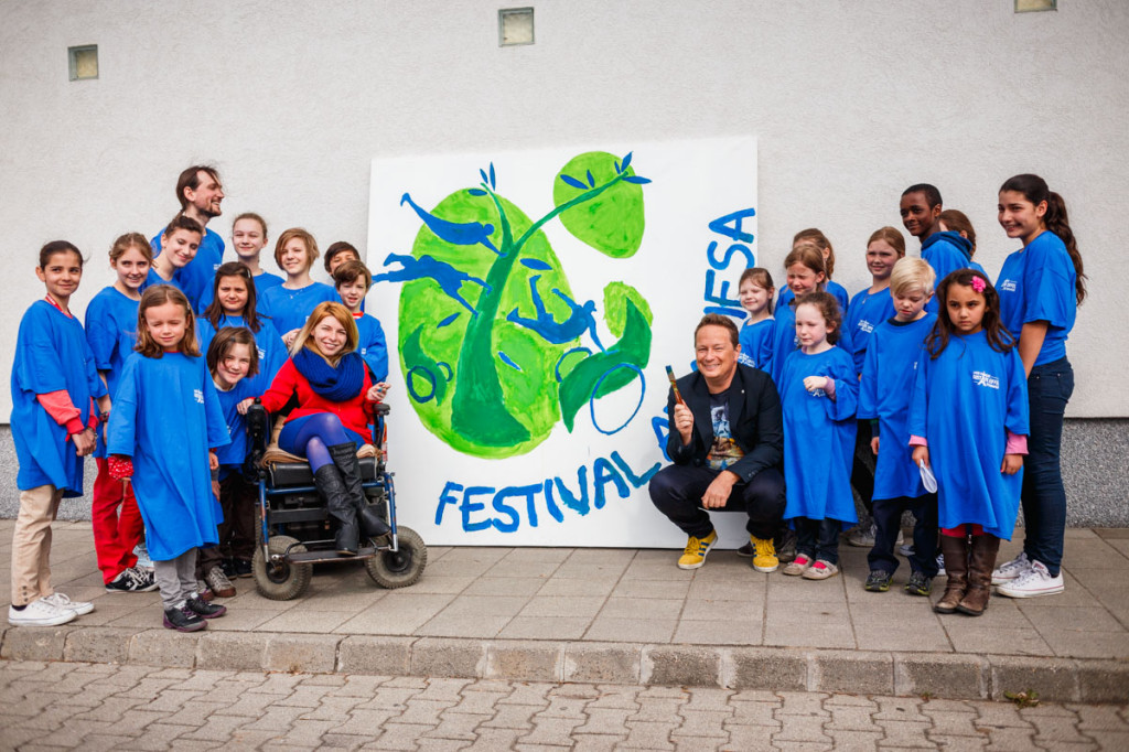 geszti_mosolyka_gyerekekkel