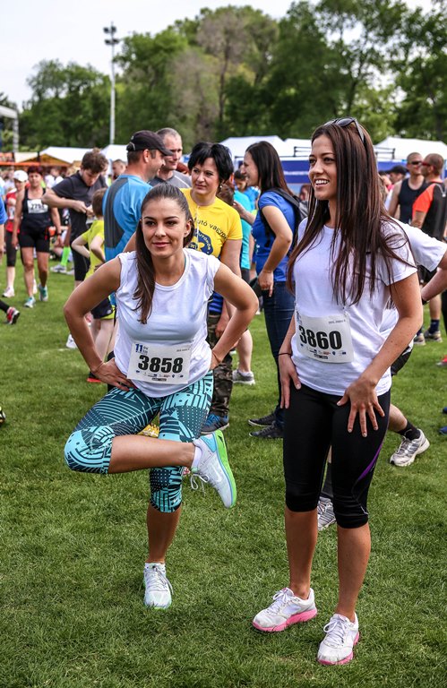 lanyok_bemelegitenek