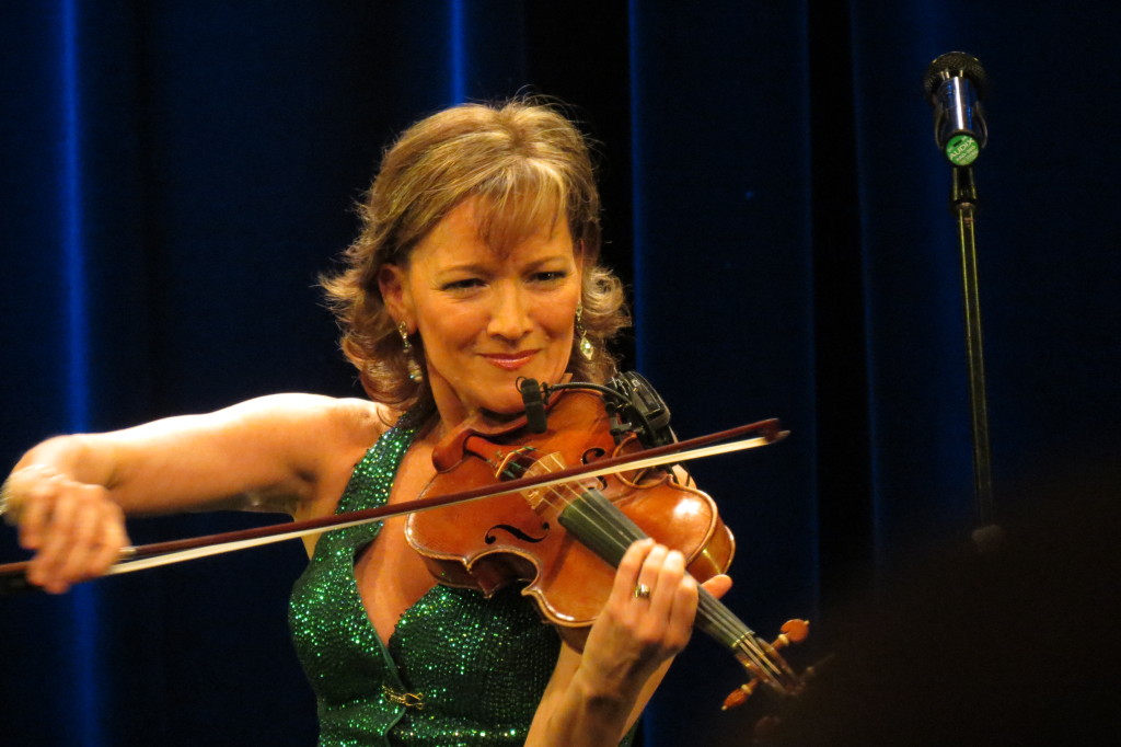 ILLÉNYI KATICA HEGEDU