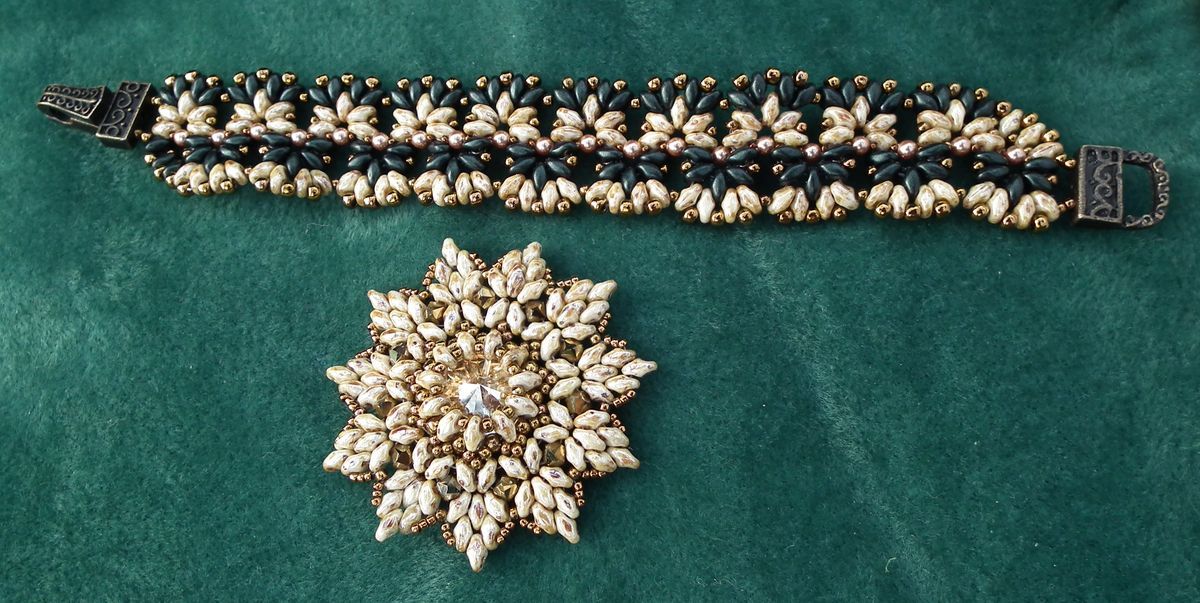 Karkötő fél virág_moldiglianival.jpg