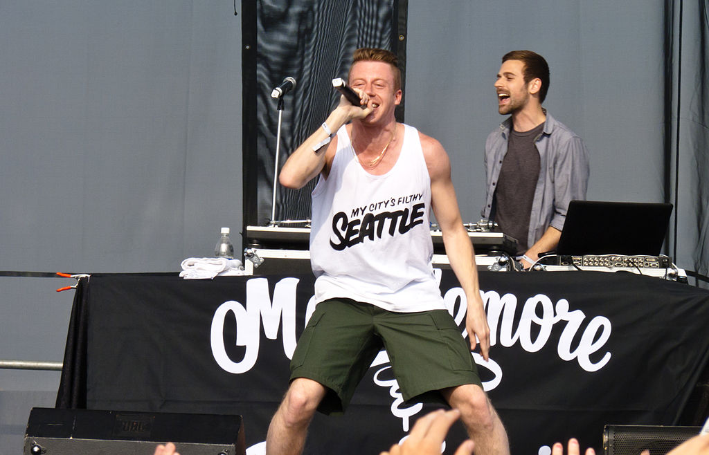 1024px-Macklemore_&_Ryan_Lewis_at_Sasquatch_2011